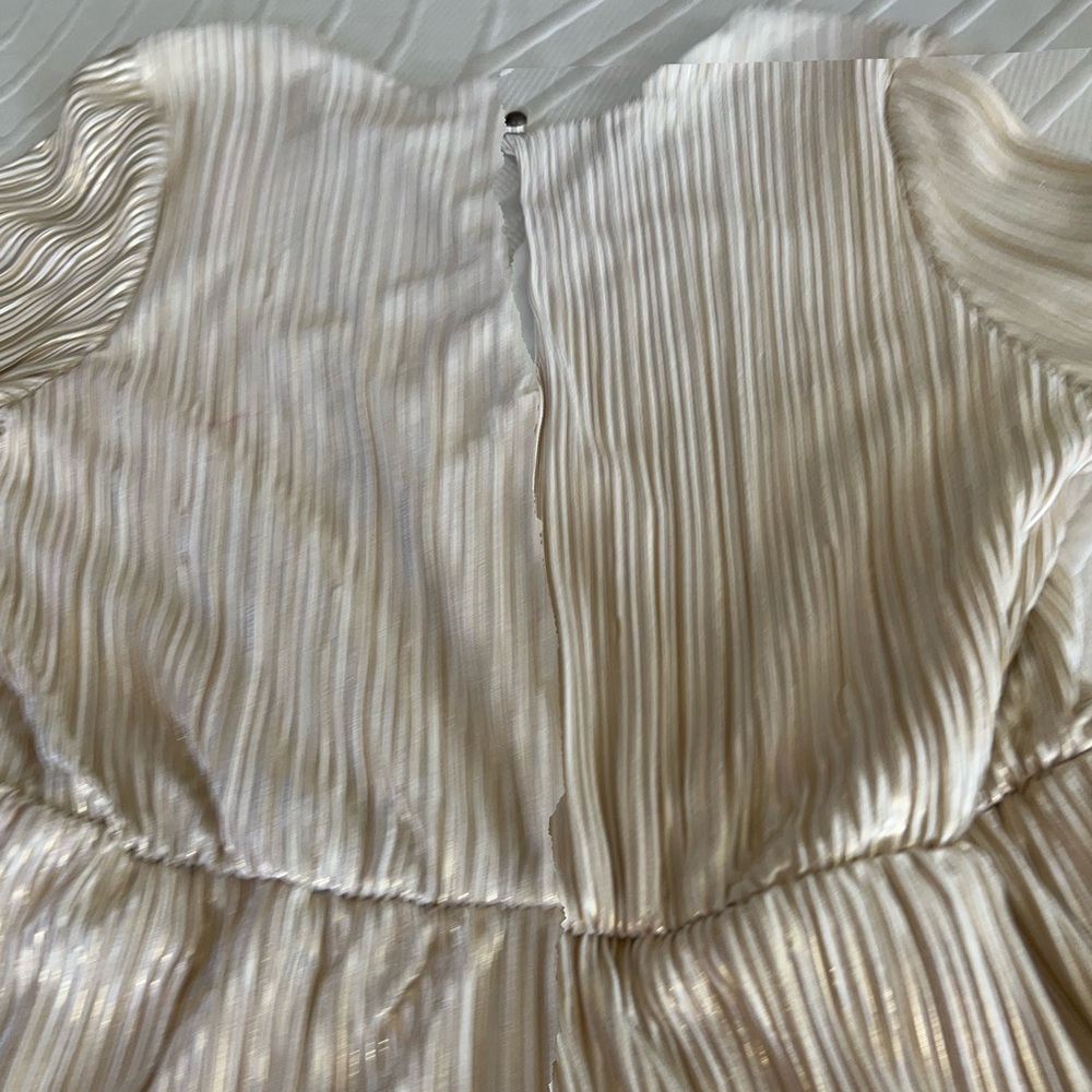 Rewind Elegant Gold Pleated Romper - Picture 8 of 12